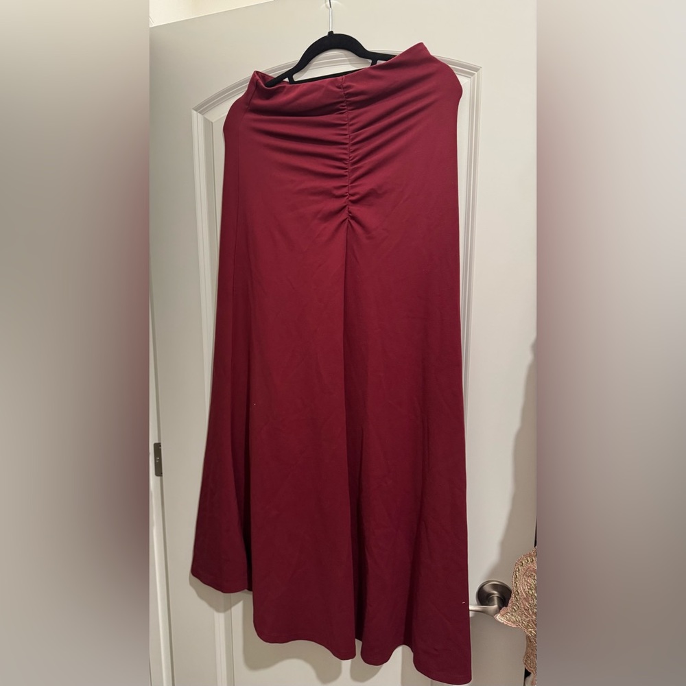Chic Bordeaux Maxi Skirt - Picture 2 of 4